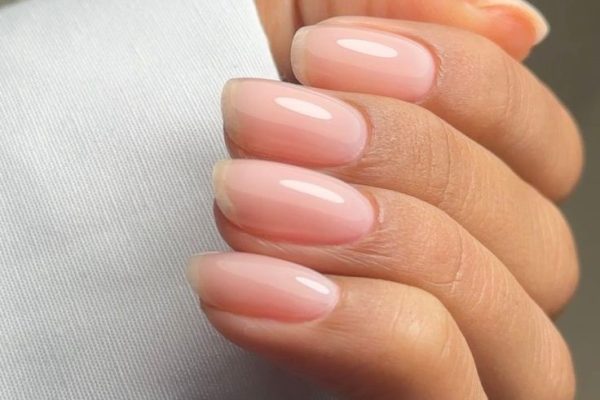 builder gel nails 600x400 - Builder gel natural nail overlays